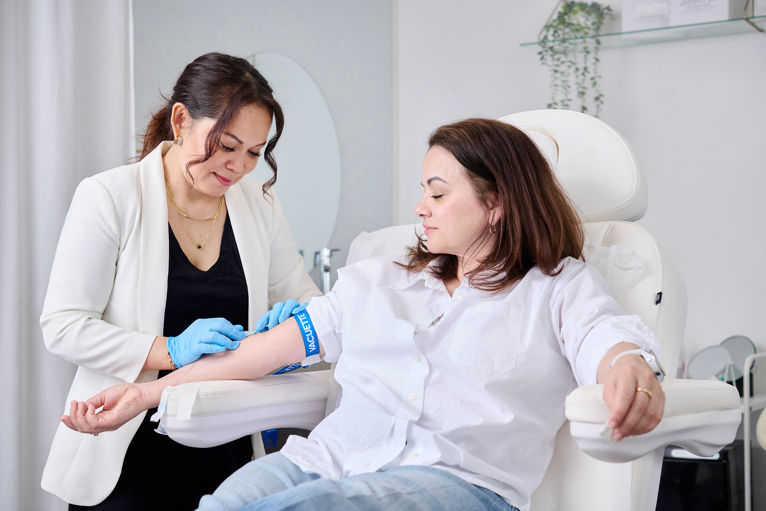 Jean performing treatment